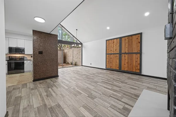 $224,900 | 2129 Lake Village Drive, Houston, TX 77339