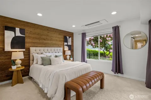 $1,100,000 | 17498 Northeast 40th Place, Unit I1, Redmond, WA 98052
