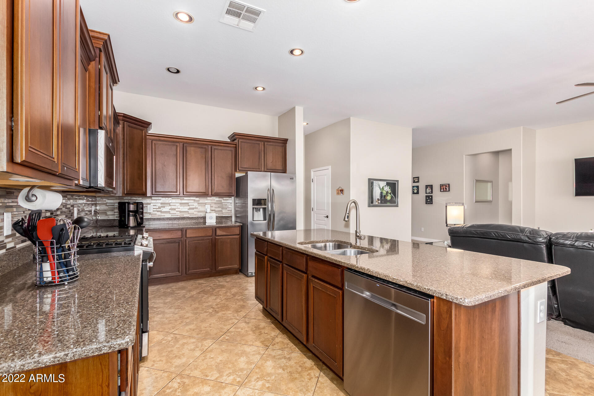 18150 West Rimrock Street Surprise, AZ 85388 - Photo 12 of 39 Kitchen - Rimrock