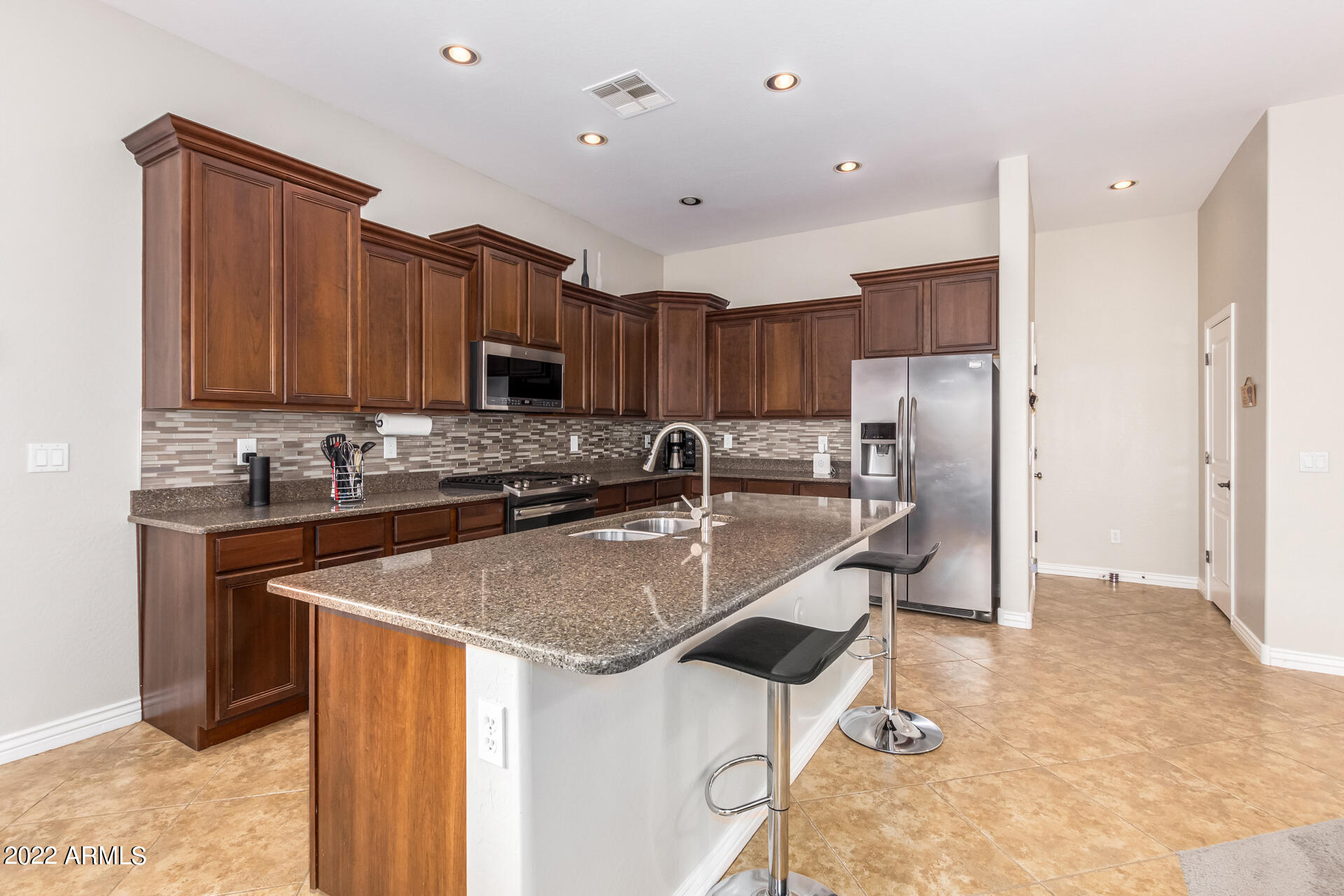 18150 West Rimrock Street Surprise, AZ 85388 - Photo 13 of 39 Kitchen - Rimrock