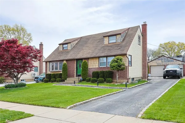 $758,000 | 3734 Ferndale Drive, Wantagh, NY 11793