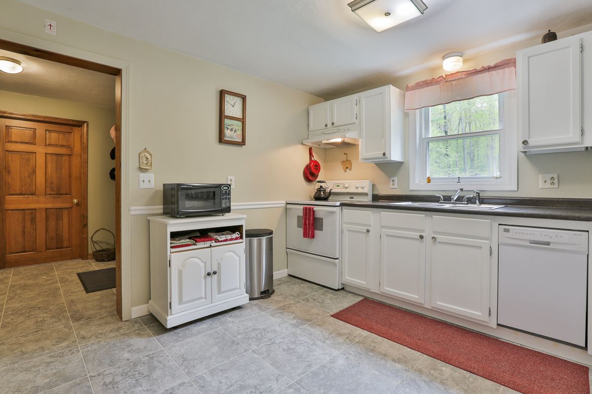 84 Oak Hill Road Weare, NH 03281 - Photo 19 of 38