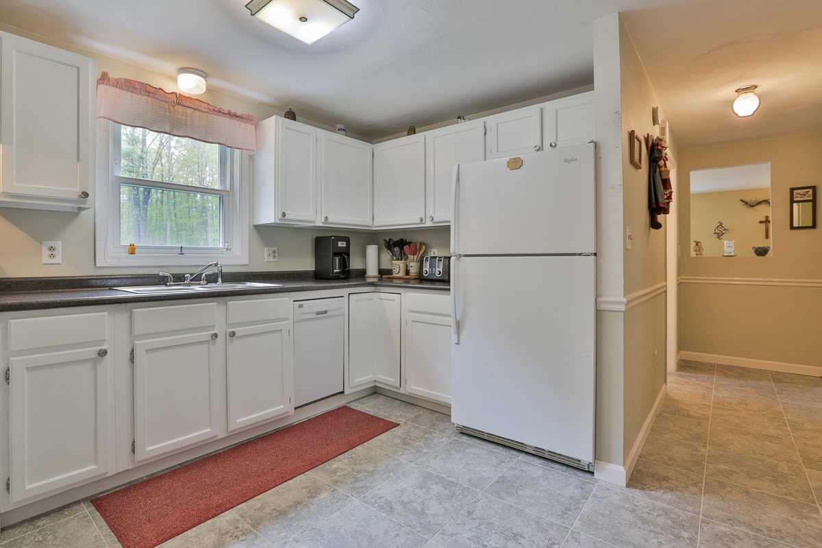 84 Oak Hill Road Weare, NH 03281 - Photo 20 of 38