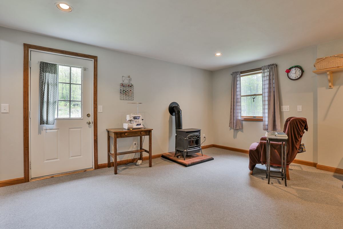 84 Oak Hill Road Weare, NH 03281 - Photo 21 of 38