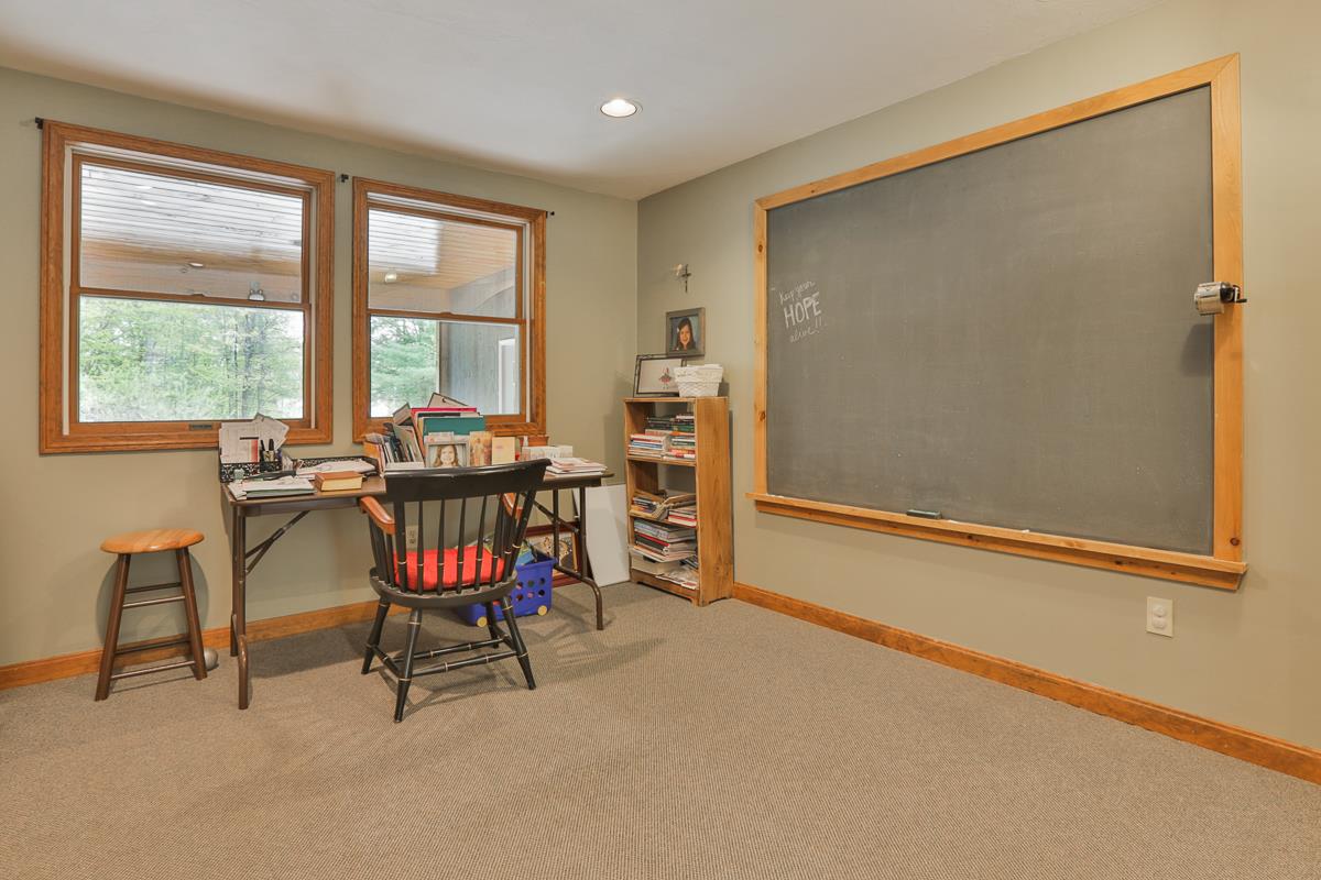 84 Oak Hill Road Weare, NH 03281 - Photo 22 of 38