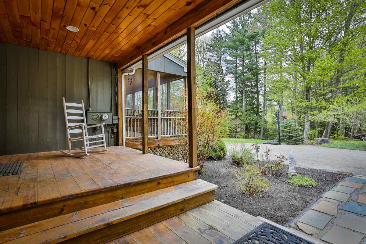 84 Oak Hill Road Weare, NH 03281 - Photo 8 of 38