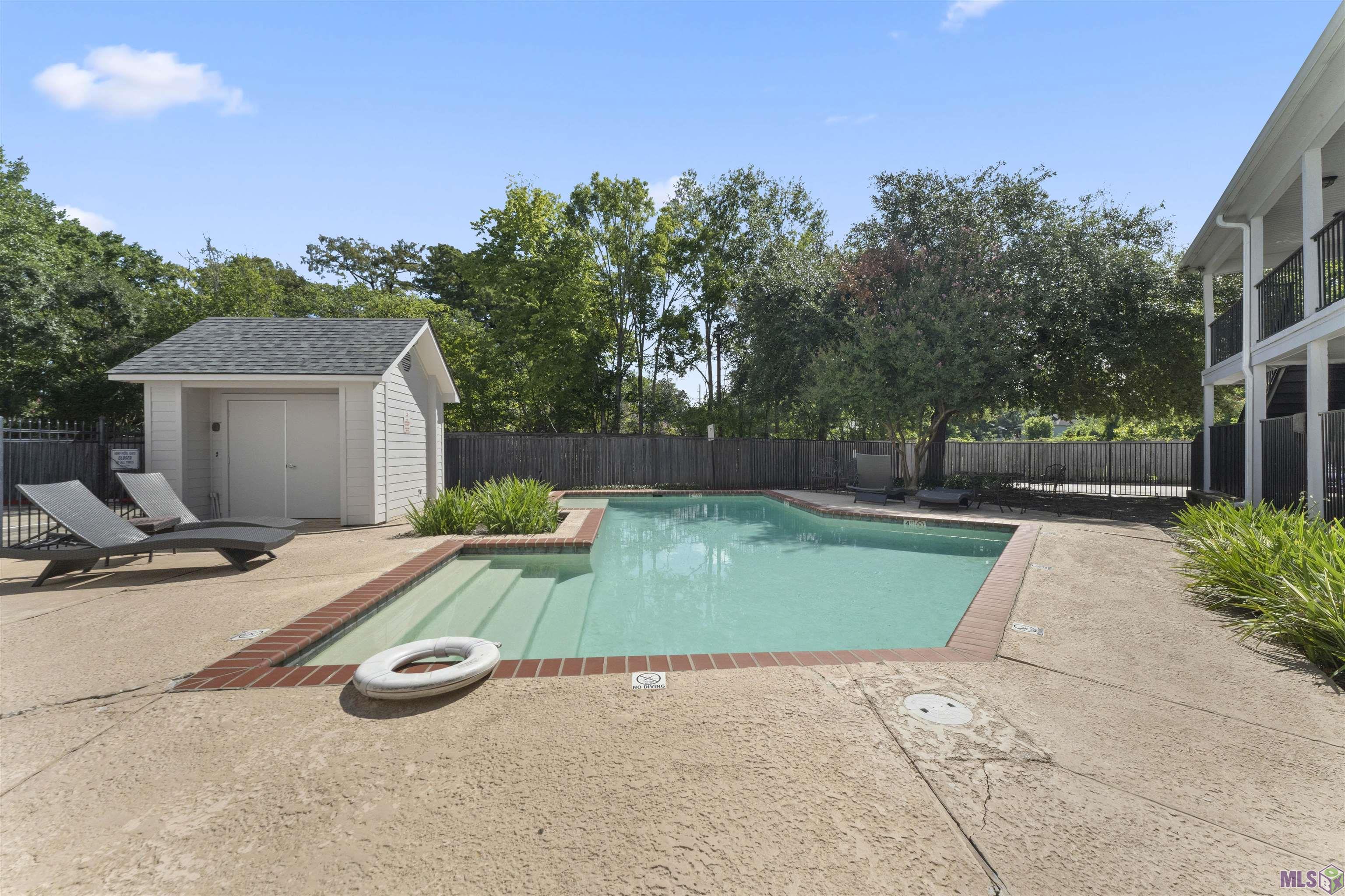 3330 Willard Street, Unit 804 Baton Rouge, LA 70802 - Photo 24 of 25 Swimming pool downstairs from condo
