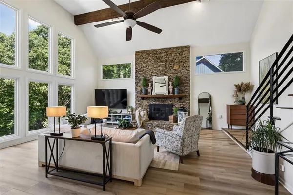 $659,950 | 708 Lake Of The Forest, Bonner Springs, KS 66012