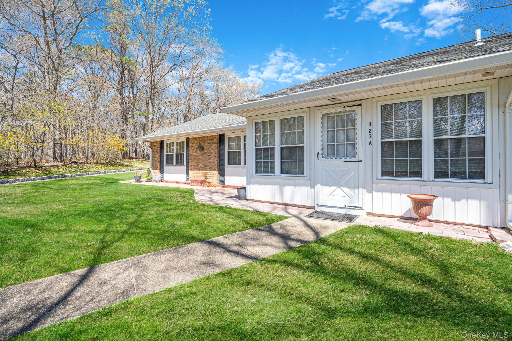 323 A Woodbridge Drive Ridge, NY 11961 - Photo 2 of 22