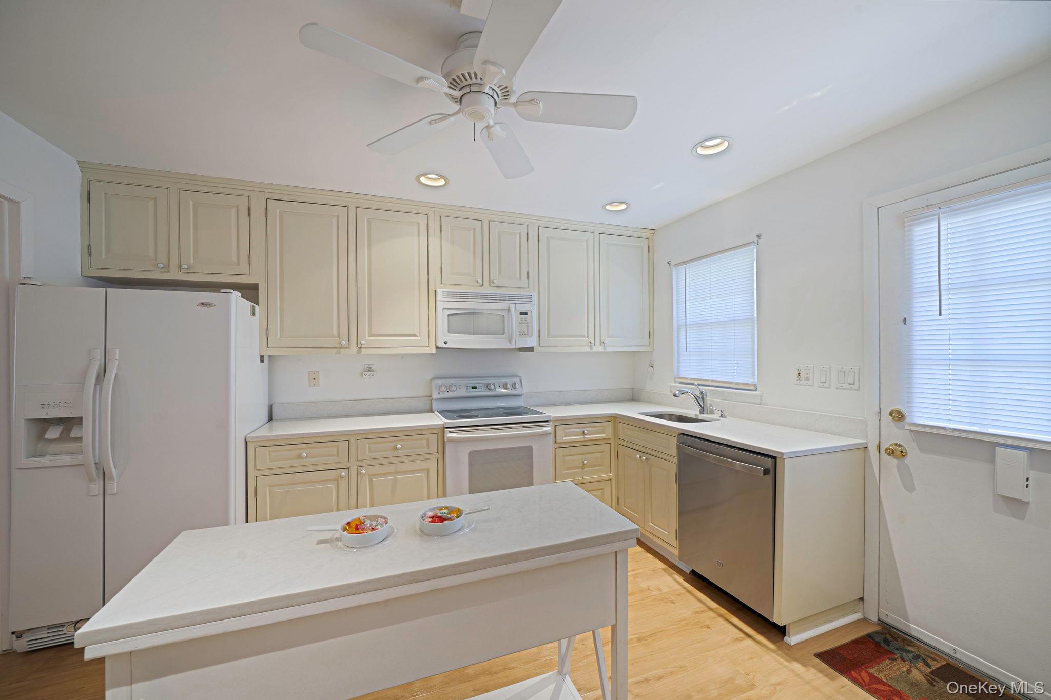 323 A Woodbridge Drive Ridge, NY 11961 - Photo 5 of 22