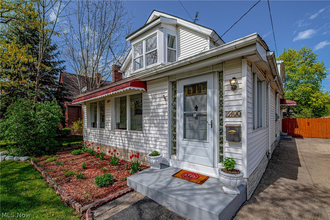 16400 Munn Road Cleveland, OH 44111 - Photo 3 of 27 Gallery Image 3