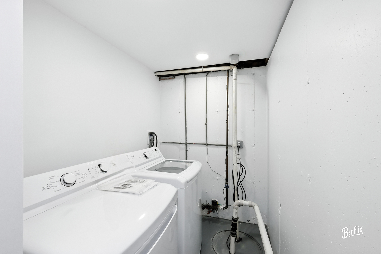 318 Exmoor Drive Streamwood, IL 60107 - Photo 18 of 26 a view of storage room