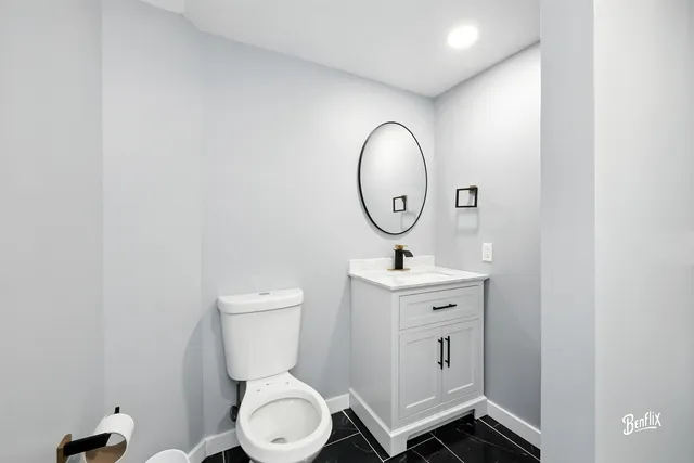 $429,999 | 318 Exmoor Drive, Streamwood, IL 60107