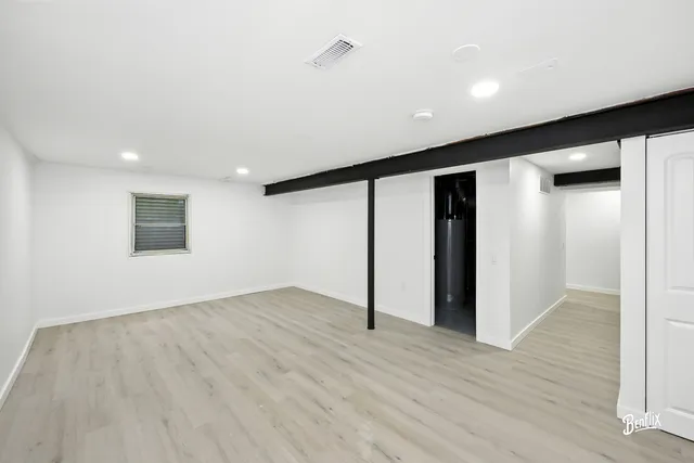 $429,999 | 318 Exmoor Drive, Streamwood, IL 60107