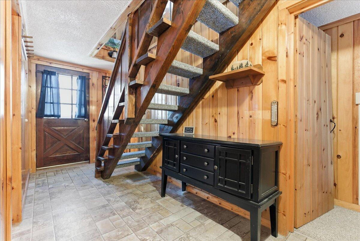 11 Top Hill Road Bridgton, ME 04009 - Photo 29 of 48 Hall