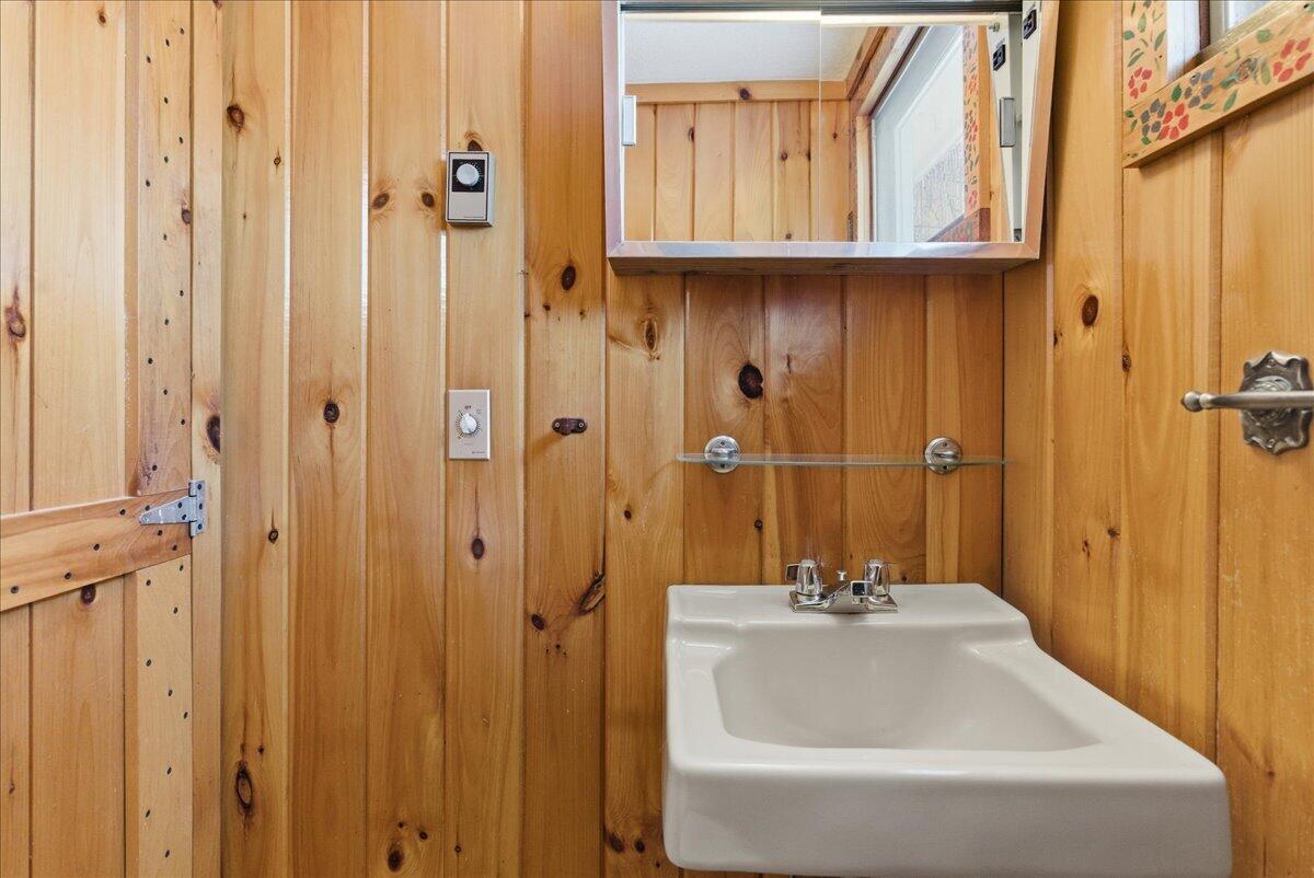 11 Top Hill Road Bridgton, ME 04009 - Photo 31 of 48 Bathroom