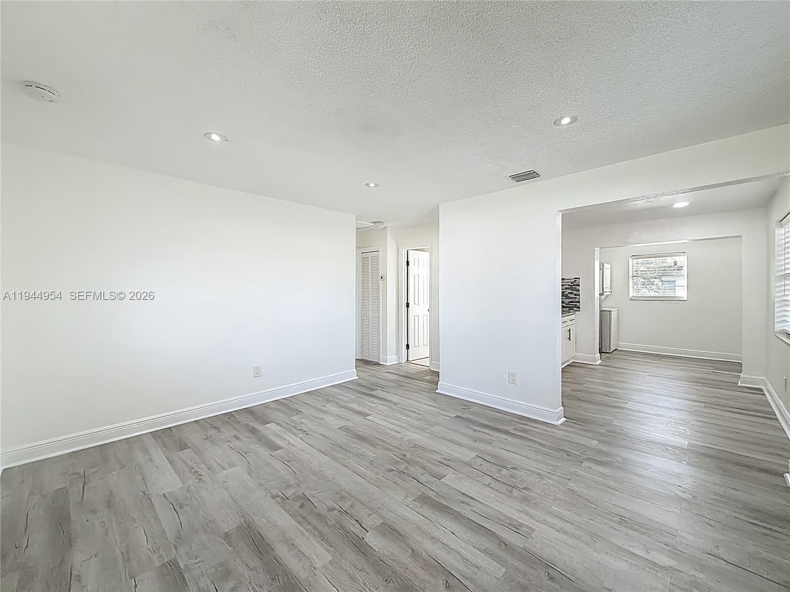 6416 Perry Street Hollywood, FL 33024 - Photo 4 of 36