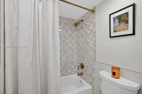 $4,250 | 3000 East Sunrise Boulevard, Unit 14C, Fort Lauderdale, FL 33304