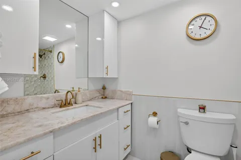 $4,250 | 3000 East Sunrise Boulevard, Unit 14C, Fort Lauderdale, FL 33304