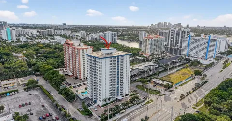 $4,250 | 3000 East Sunrise Boulevard, Unit 14C, Fort Lauderdale, FL 33304