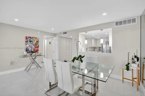 $4,250 | 3000 East Sunrise Boulevard, Unit 14C, Fort Lauderdale, FL 33304