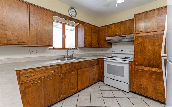 $349,900 | 830 Hartzell School Road, New Brighton, PA 15066