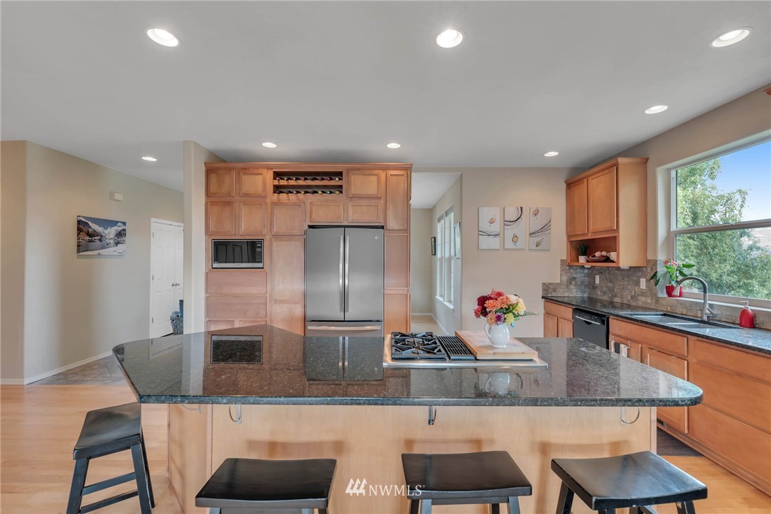 2100 West Honeysett Road Wenatchee, WA 98801 - Photo 13 of 38 Gallery Image 13