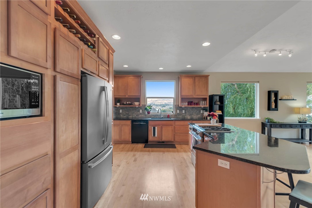 2100 West Honeysett Road Wenatchee, WA 98801 - Photo 15 of 38 Gallery Image 15