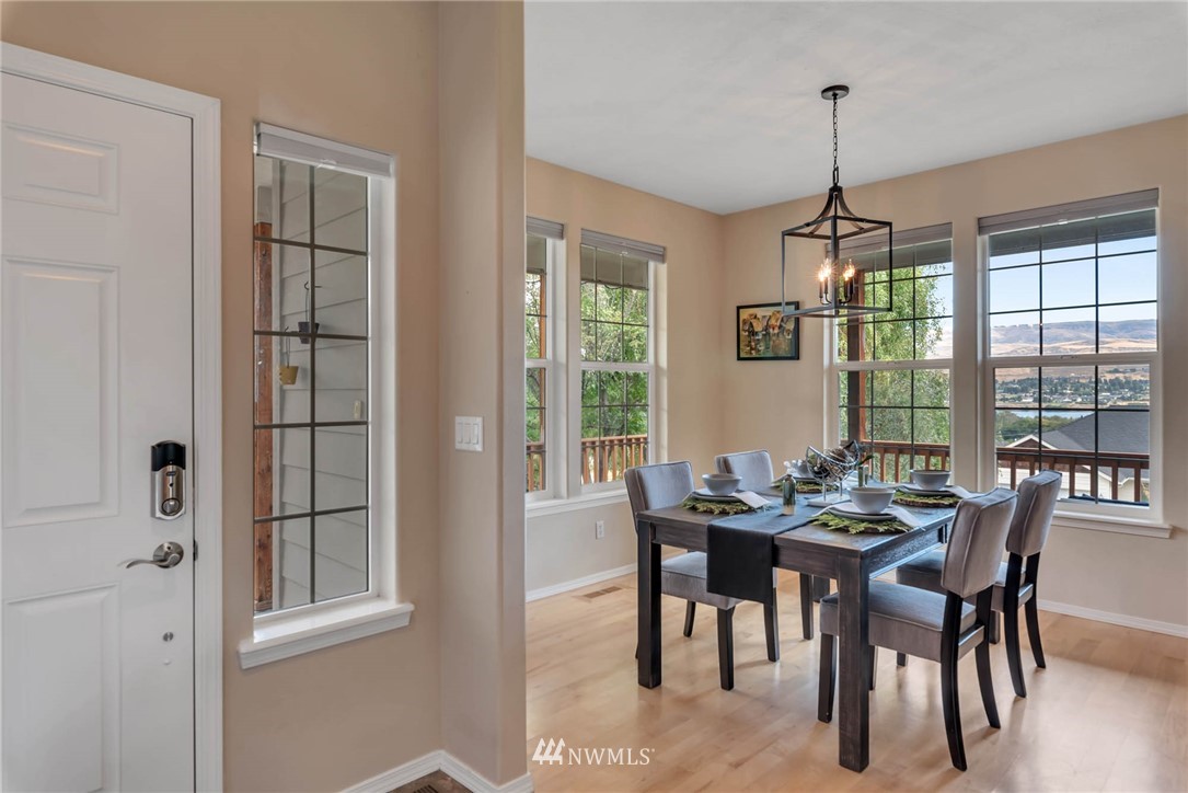 2100 West Honeysett Road Wenatchee, WA 98801 - Photo 4 of 38 Gallery Image 4