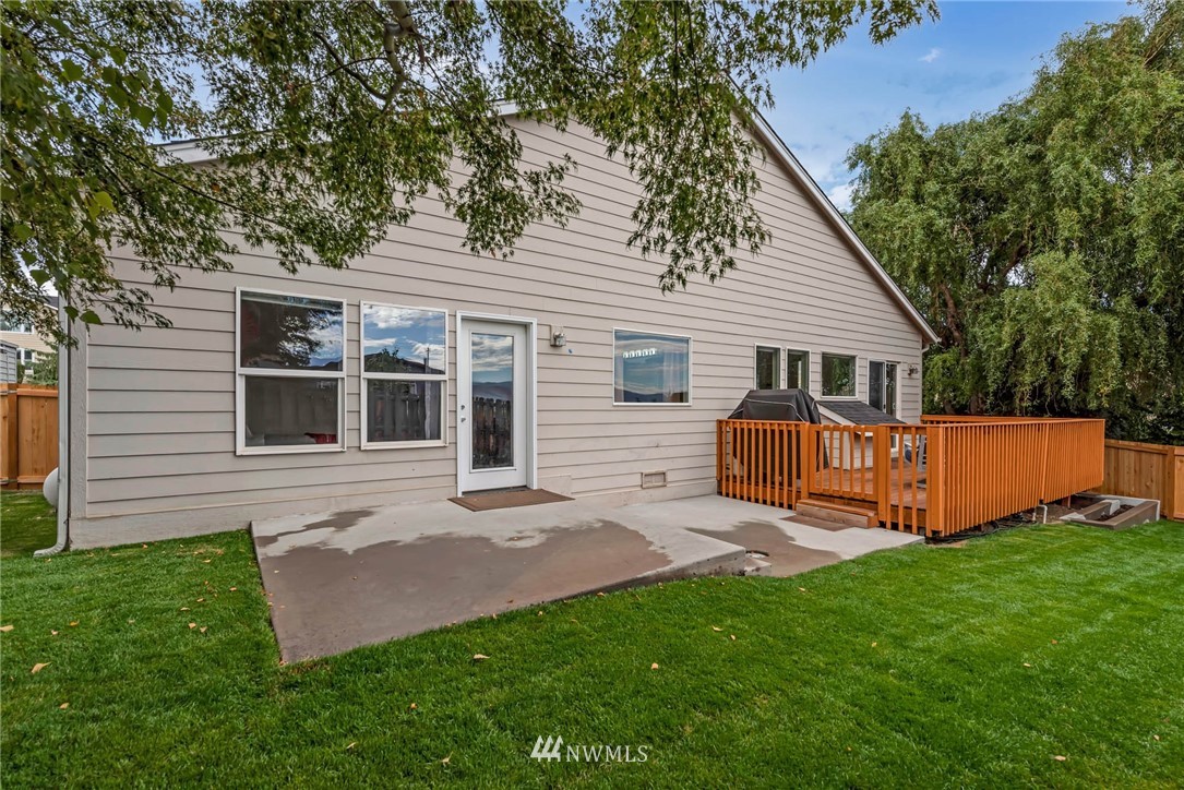 2100 West Honeysett Road Wenatchee, WA 98801 - Photo 34 of 38 Gallery Image 34