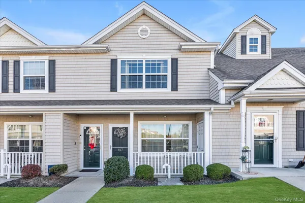 $514,990 | 817 Willow Lane, Valley Stream, NY 11580