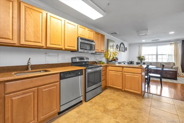 $519,990 | 817 Willow Lane, Valley Stream, NY 11580