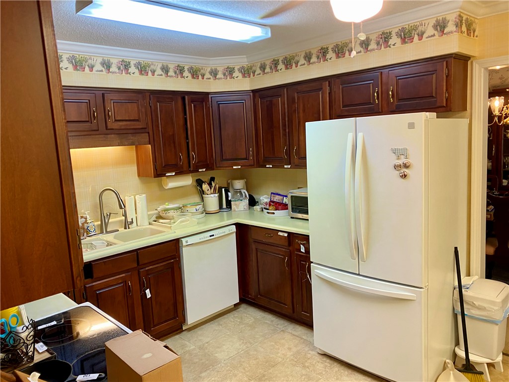 2026 Cardinal Park Drive Anderson, SC 29621 - Photo 15 of 41 This spacious kitchen offers ample cabinetry and essential appliances for comfortable living.