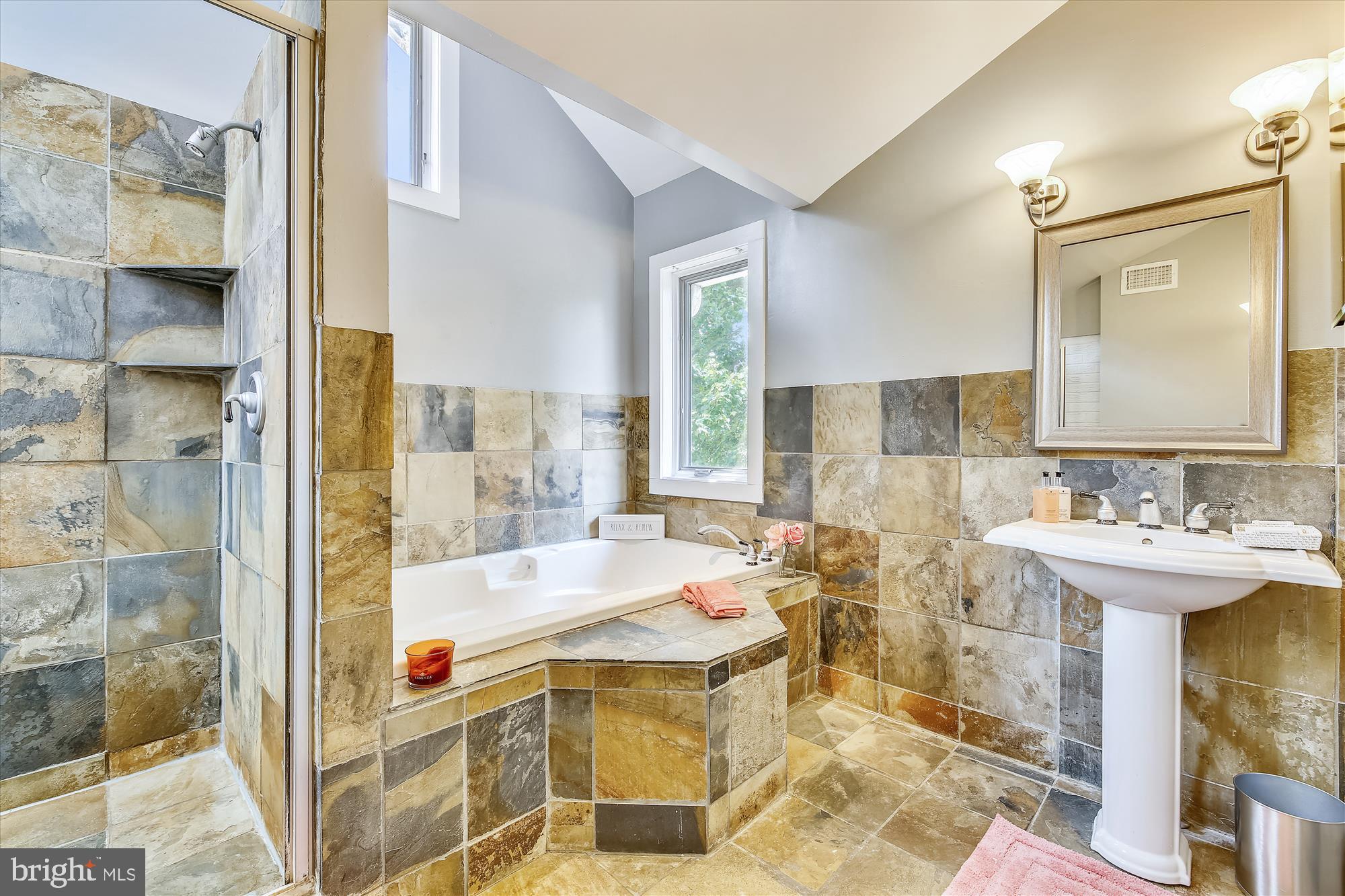 2112 Cascade Road Silver Spring, MD 20902 - Photo 30 of 88 Owners Suite View