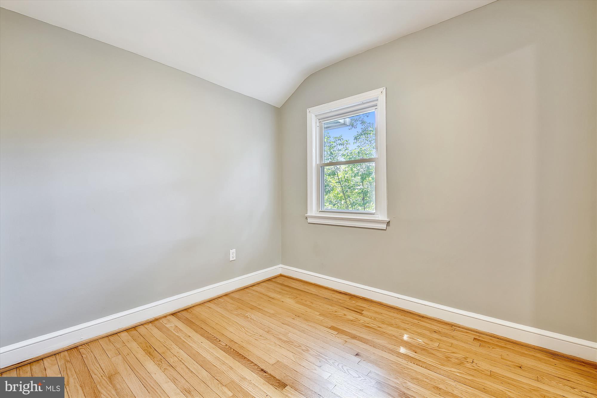 2112 Cascade Road Silver Spring, MD 20902 - Photo 37 of 88 Bedroom 3 and 4 Combo