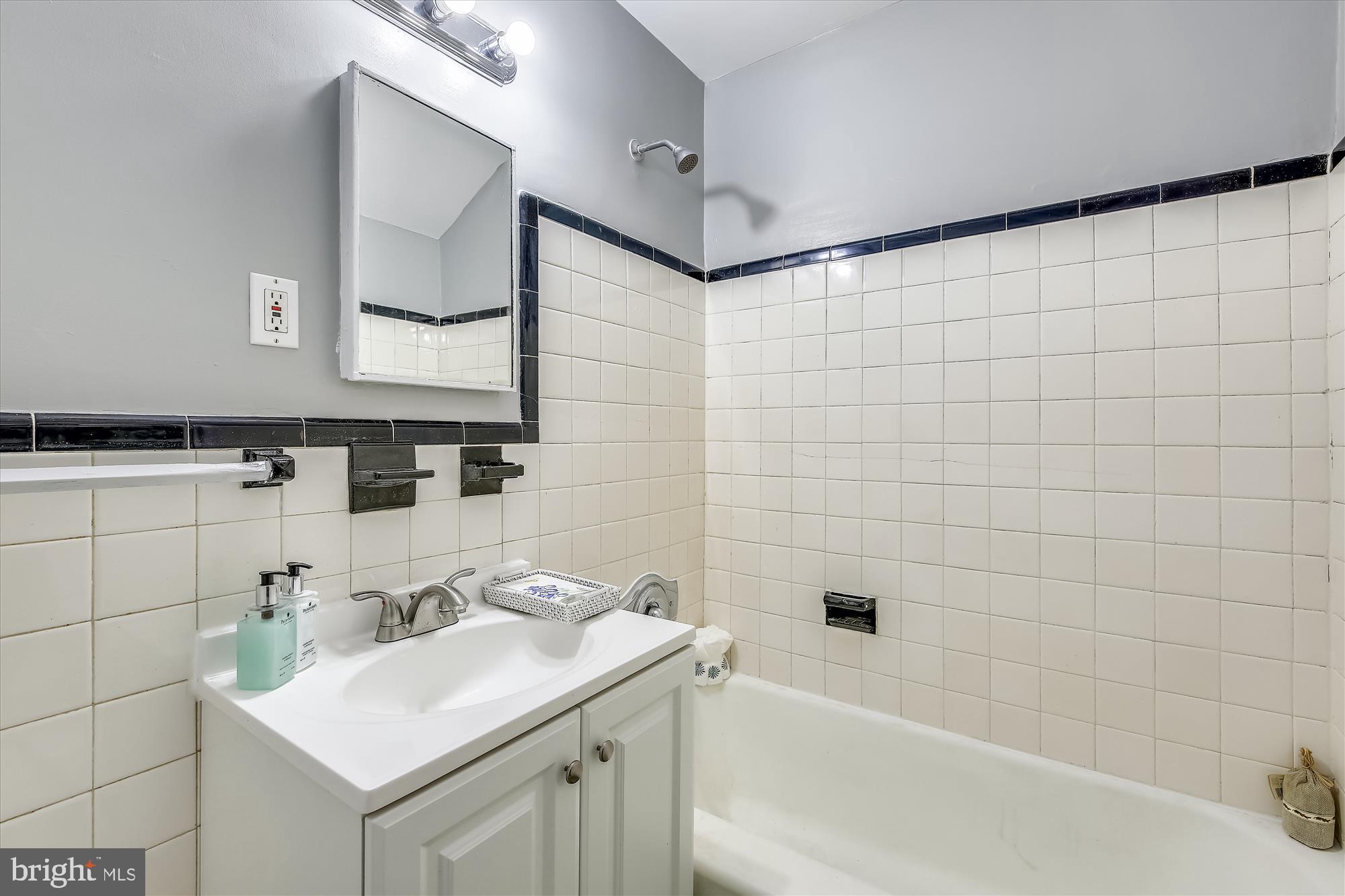 2112 Cascade Road Silver Spring, MD 20902 - Photo 40 of 88 Upper Level Full Bath