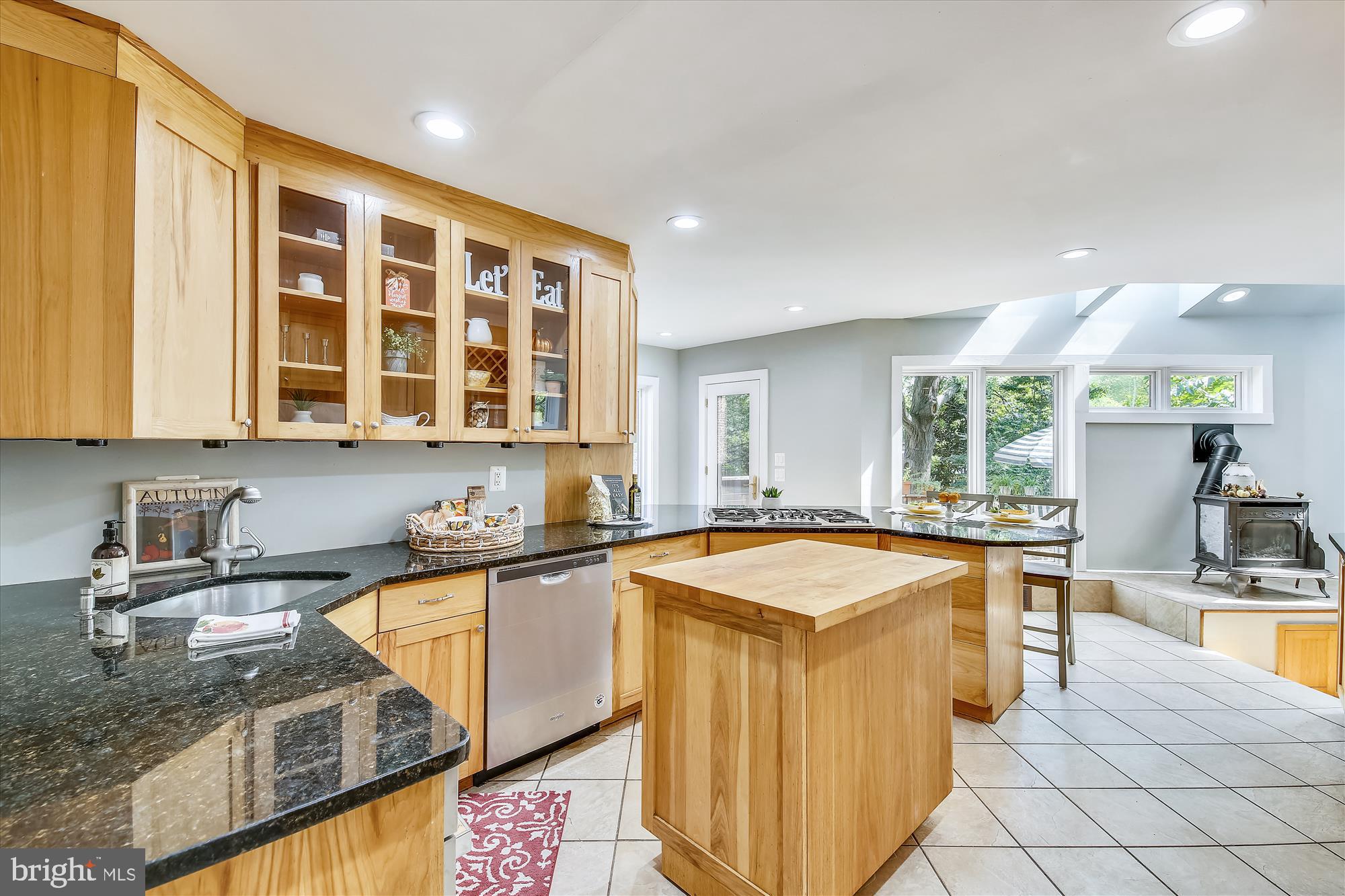 2112 Cascade Road Silver Spring, MD 20902 - Photo 5 of 88 Kitchen View
