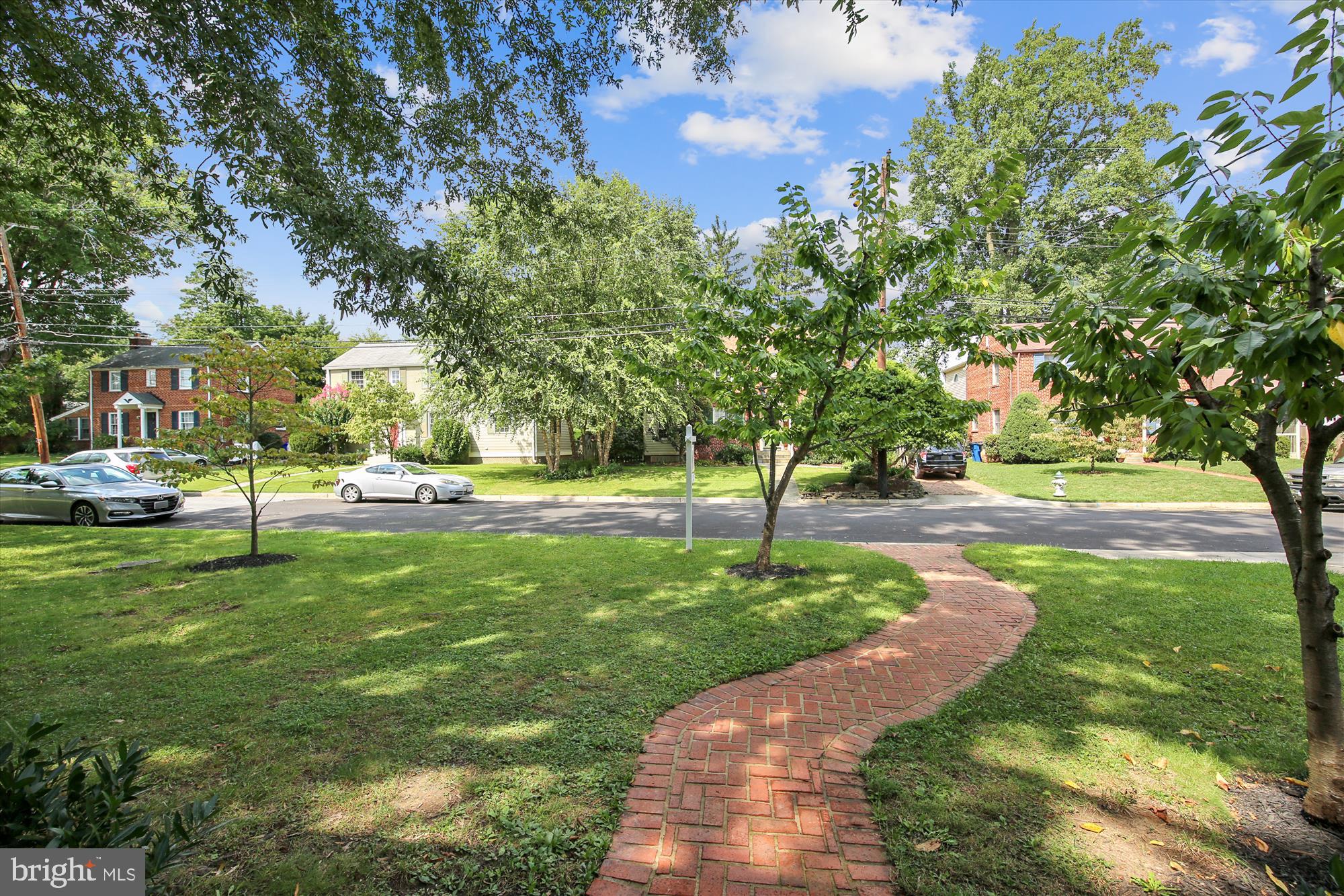 2112 Cascade Road Silver Spring, MD 20902 - Photo 62 of 88 Front Walkway View