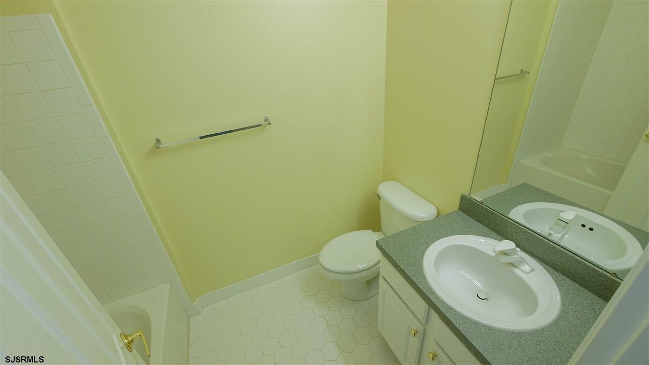 136 Warwick Road Smithville, NJ 08205 - Photo 15 of 25 Gallery Image 15