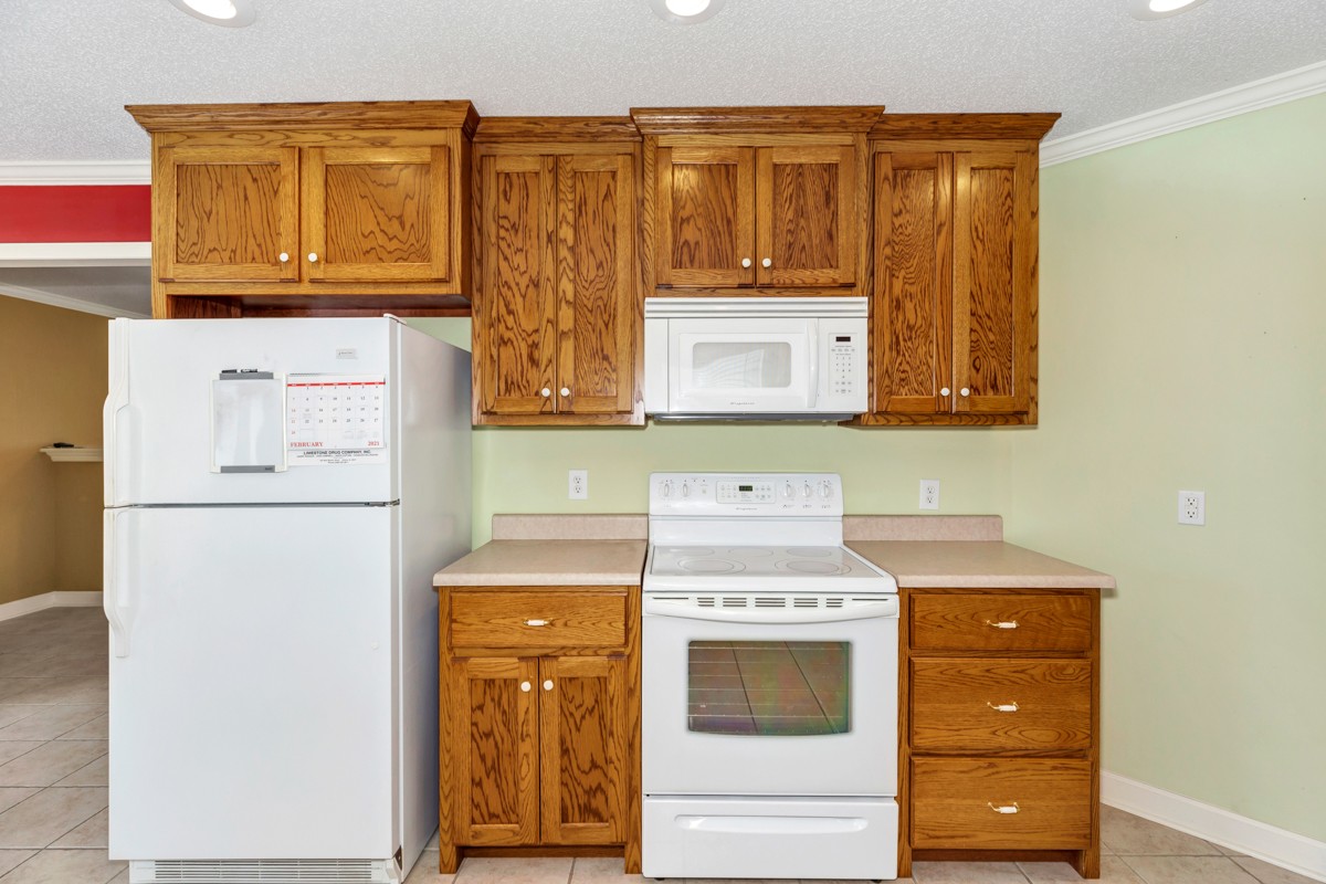 168 Lake Logan Road Ardmore, TN 38449 - Photo 10 of 27 a utility room with dryer and washer