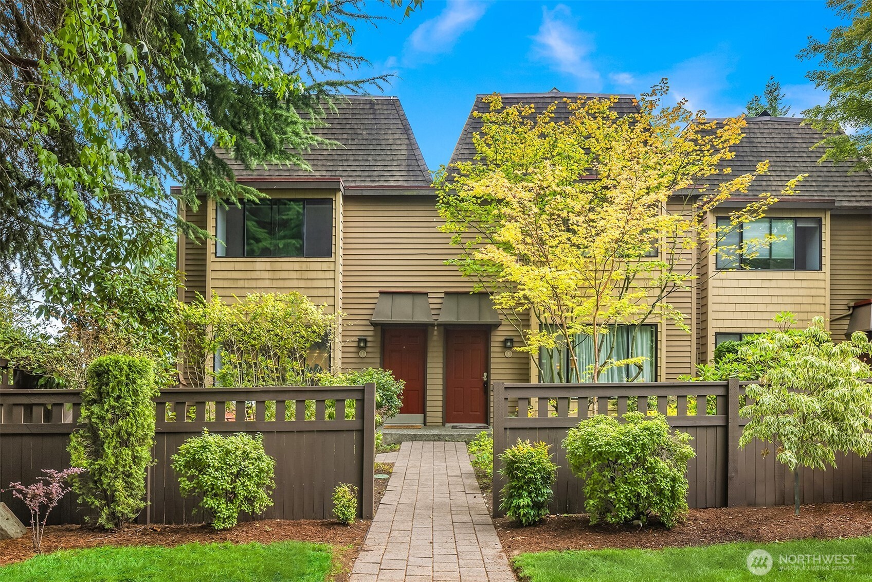 379 100th Avenue Northeast, Unit A Bellevue, WA 98004 - Photo 33 of 38