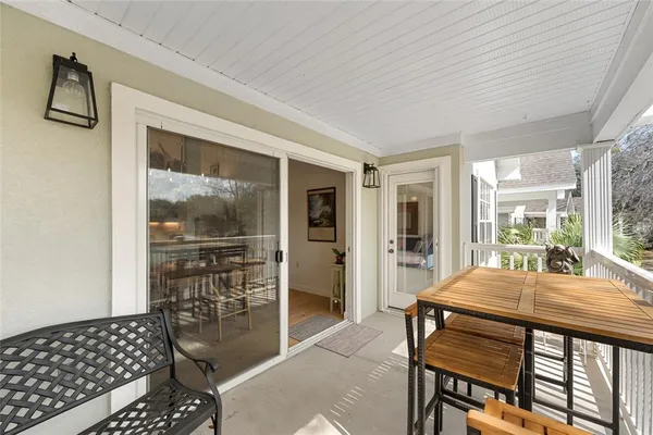 a view of a yard in front of house