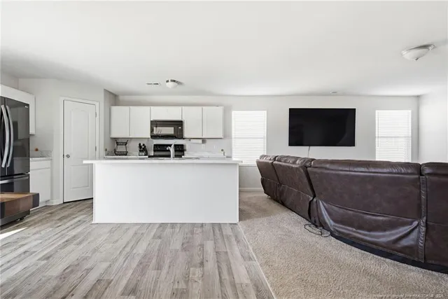 $324,900 | 913 Sapphire Stone Lane, Hope Mills, NC 28348