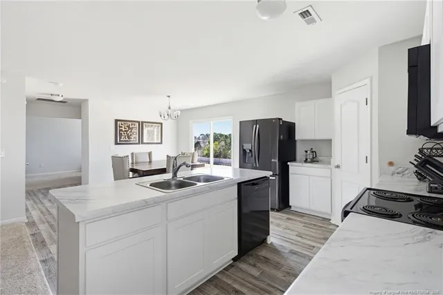 $324,900 | 913 Sapphire Stone Lane, Hope Mills, NC 28348