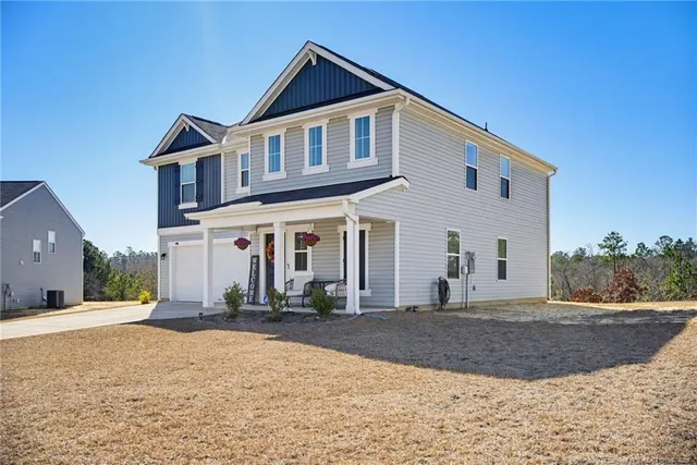 $324,900 | 913 Sapphire Stone Lane, Hope Mills, NC 28348