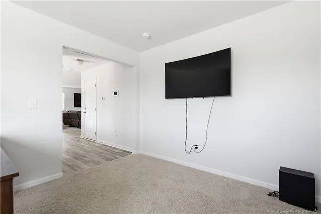 $324,900 | 913 Sapphire Stone Lane, Hope Mills, NC 28348