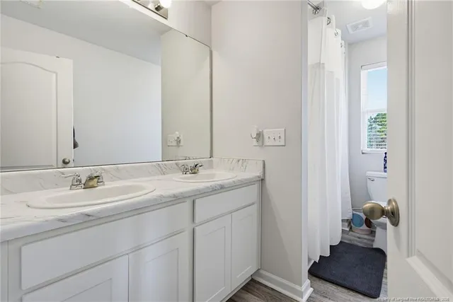 $324,900 | 913 Sapphire Stone Lane, Hope Mills, NC 28348