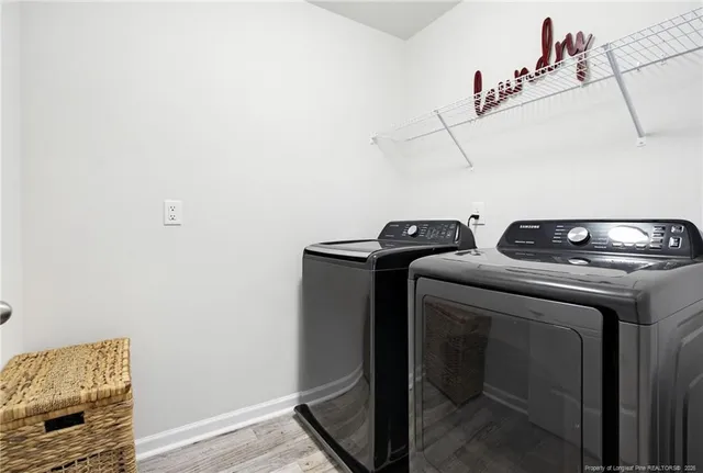 $324,900 | 913 Sapphire Stone Lane, Hope Mills, NC 28348