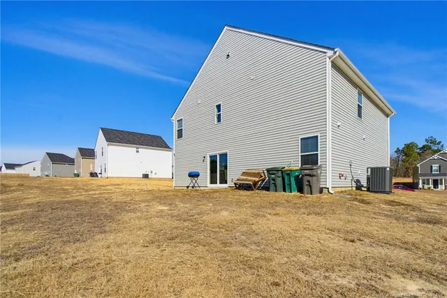 $324,900 | 913 Sapphire Stone Lane, Hope Mills, NC 28348