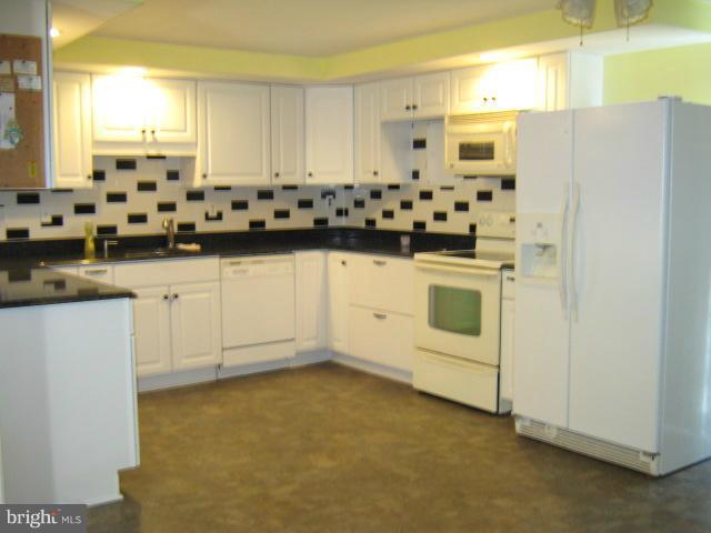 23871 Sparks Road Ridgely, MD 21660 - Photo 1 of 6 Kitchen